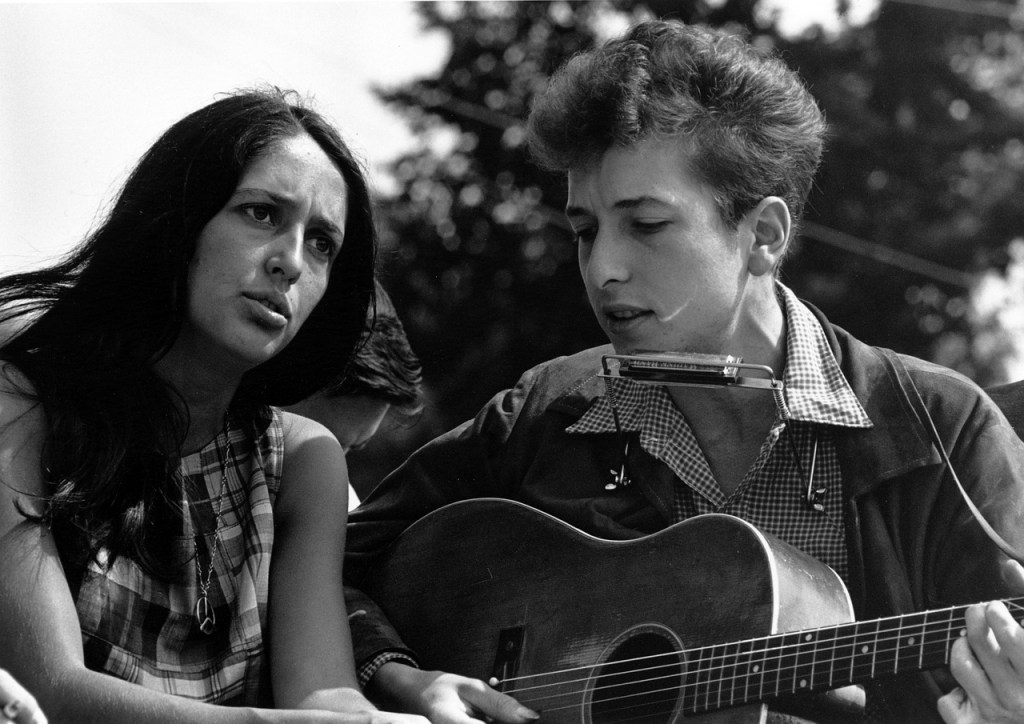 Joan Baez : Une Voix pour les Droits Civiques et la Paix.